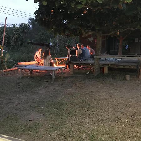 Отель Sleepy Hut Пай Экстерьер фото