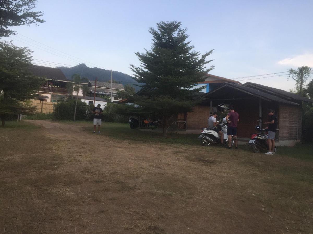 Отель Sleepy Hut Пай Экстерьер фото