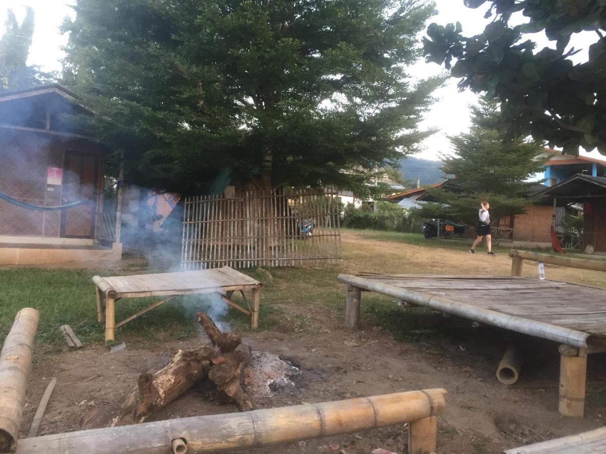 Отель Sleepy Hut Пай Экстерьер фото